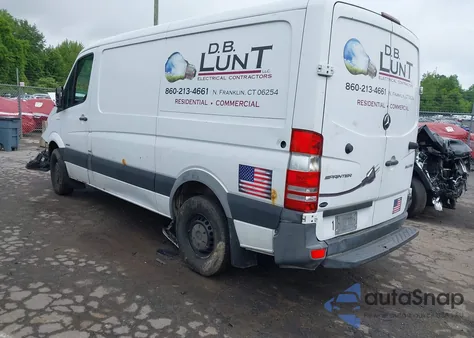 2015 Mercedes-Benz Sprinter 2500 Normal Roof из США, поврежденный, VIN WD3PE7DC7F5963061